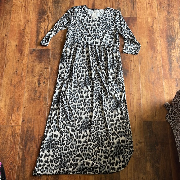 Heimish Dresses & Skirts - 3/4 sleeve long dress